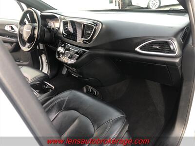 2018 Chrysler Pacifica Touring L   - Photo 20 - Tucson, AZ 85705