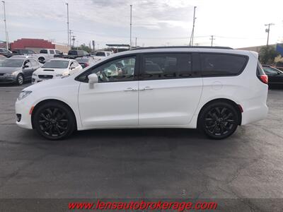 2018 Chrysler Pacifica Touring L   - Photo 5 - Tucson, AZ 85705