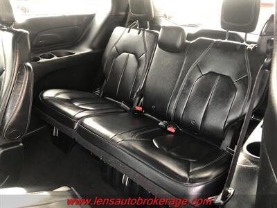 2018 Chrysler Pacifica Touring L   - Photo 16 - Tucson, AZ 85705