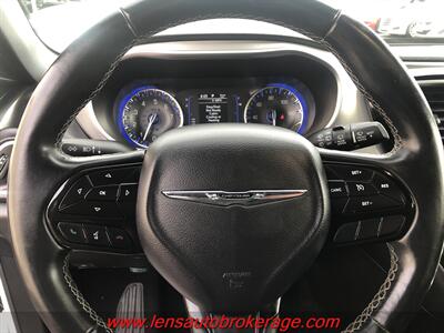 2018 Chrysler Pacifica Touring L   - Photo 13 - Tucson, AZ 85705