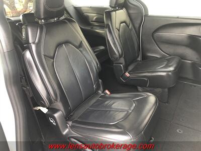 2018 Chrysler Pacifica Touring L   - Photo 18 - Tucson, AZ 85705