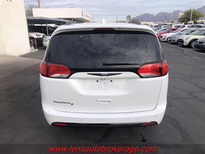 2018 Chrysler Pacifica Touring L   - Photo 7 - Tucson, AZ 85705