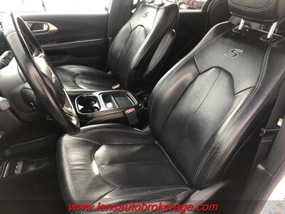 2018 Chrysler Pacifica Touring L   - Photo 12 - Tucson, AZ 85705