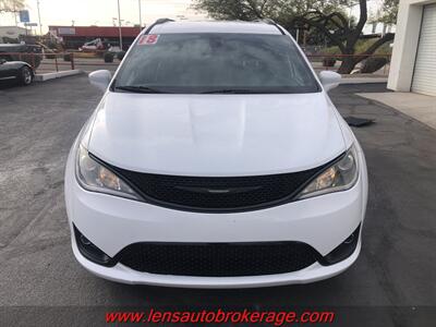 2018 Chrysler Pacifica Touring L   - Photo 3 - Tucson, AZ 85705