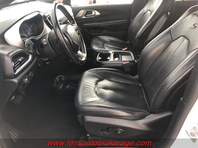 2018 Chrysler Pacifica Touring L   - Photo 11 - Tucson, AZ 85705