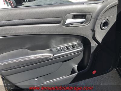 2014 Chrysler 300 Series S  *Cool HEMI 300! - Photo 9 - Tucson, AZ 85705