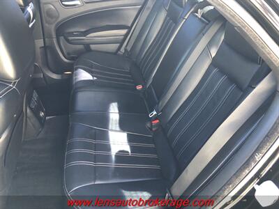 2014 Chrysler 300 Series S  *Cool HEMI 300! - Photo 17 - Tucson, AZ 85705