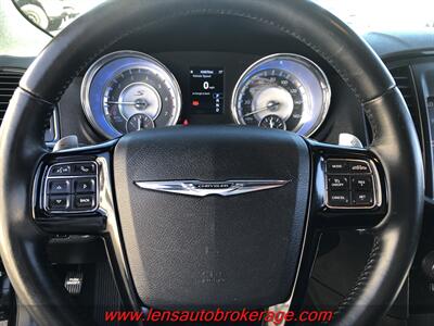 2014 Chrysler 300 Series S  *Cool HEMI 300! - Photo 13 - Tucson, AZ 85705