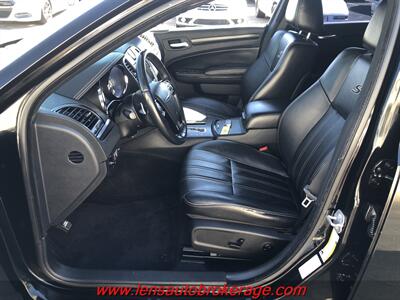 2014 Chrysler 300 Series S  *Cool HEMI 300! - Photo 11 - Tucson, AZ 85705