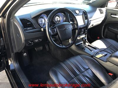 2014 Chrysler 300 Series S  *Cool HEMI 300! - Photo 10 - Tucson, AZ 85705