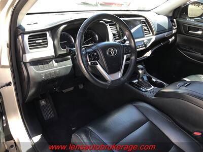 2014 Toyota Highlander XLE  *Leather & Loaded W/3rd Row! - Photo 10 - Tucson, AZ 85705