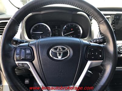2014 Toyota Highlander XLE  *Leather & Loaded W/3rd Row! - Photo 13 - Tucson, AZ 85705