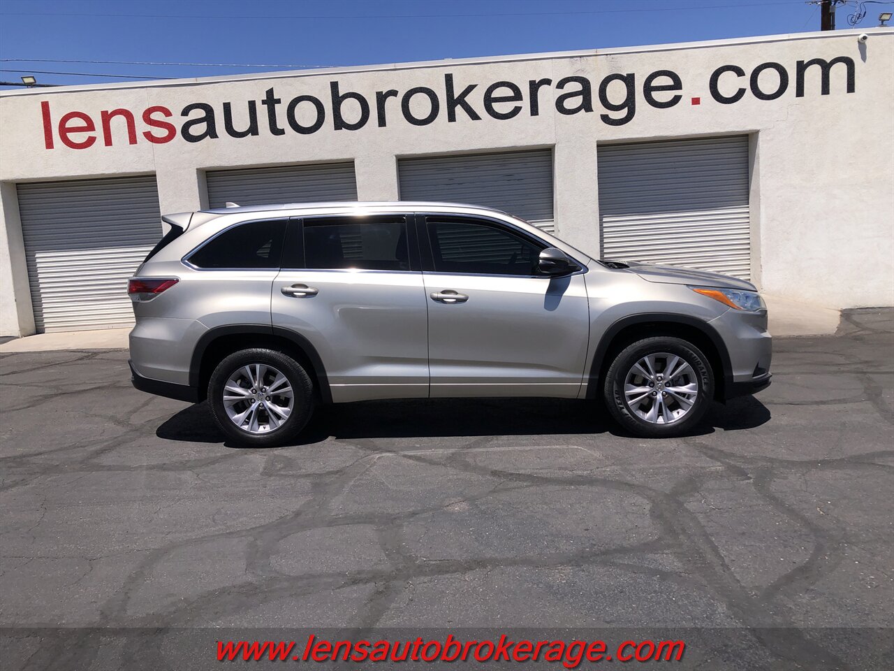 2014 Toyota Highlander XLE  *Leather & Loaded W/3rd Row! - Photo 1 - Tucson, AZ 85705