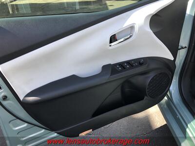 2016 Toyota Prius Two  *Ultimate Fuel Saver! - Photo 9 - Tucson, AZ 85705