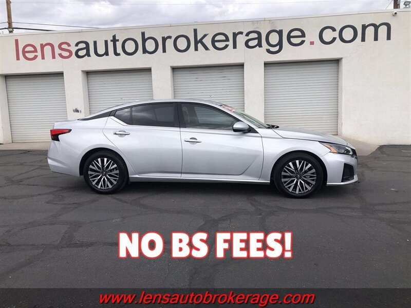 2023 Nissan Altima 2.5 SV  **CARFAX 1 OWNER**