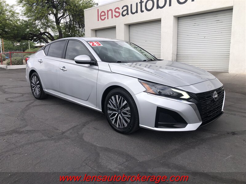 2023 Nissan Altima 2.5 SV  **CARFAX 1 OWNER**