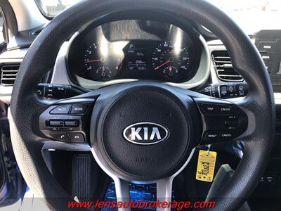 2018 Kia Rio 5-Door S   - Photo 13 - Tucson, AZ 85705