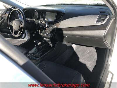 2015 Kia Cadenza Premium  *Only 40k Miles! - Photo 22 - Tucson, AZ 85705