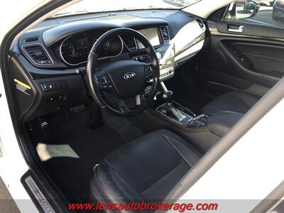 2015 Kia Cadenza Premium  *Only 40k Miles! - Photo 10 - Tucson, AZ 85705