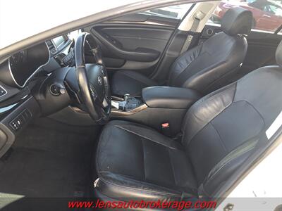 2015 Kia Cadenza Premium  *Only 40k Miles! - Photo 12 - Tucson, AZ 85705