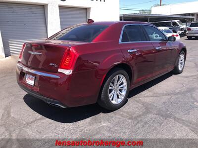 2017 Chrysler 300C  **CARFAX 1 OWNER** - Photo 8 - Tucson, AZ 85705