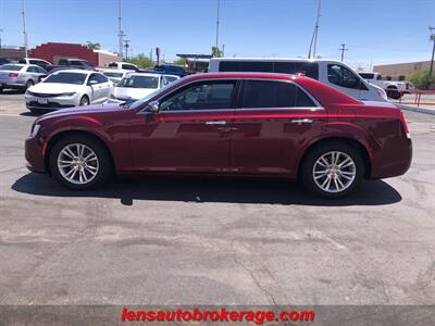 2017 Chrysler 300C  **CARFAX 1 OWNER** - Photo 5 - Tucson, AZ 85705