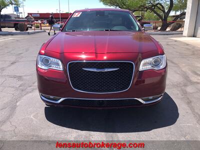 2017 Chrysler 300C  **CARFAX 1 OWNER** - Photo 3 - Tucson, AZ 85705