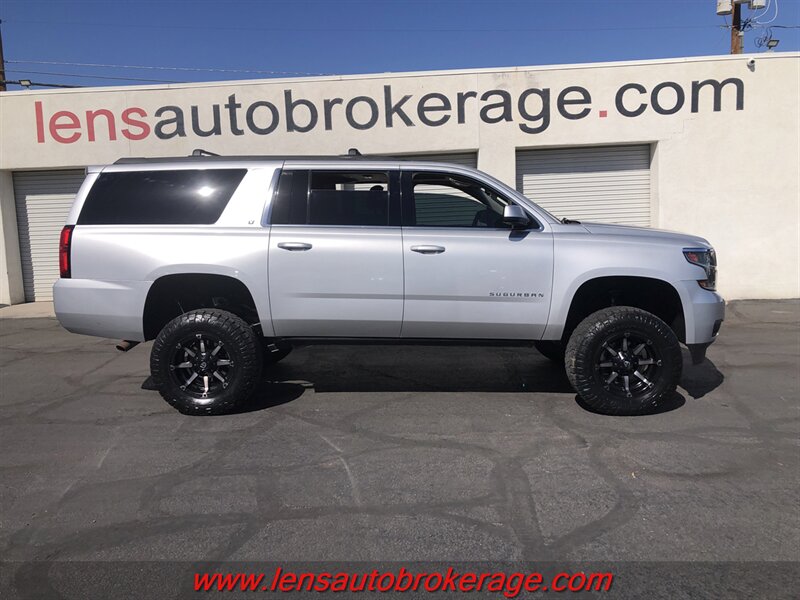 2019 Chevrolet Suburban LT  *Lifted, Loaded LT Burb!