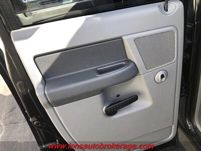 2007 Dodge Ram 1500 SLT  *HEMI, Crew, 4x4! - Photo 14 - Tucson, AZ 85705