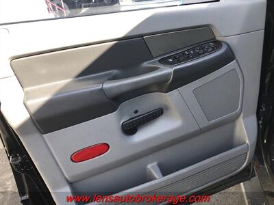 2007 Dodge Ram 1500 SLT  *HEMI, Crew, 4x4! - Photo 9 - Tucson, AZ 85705