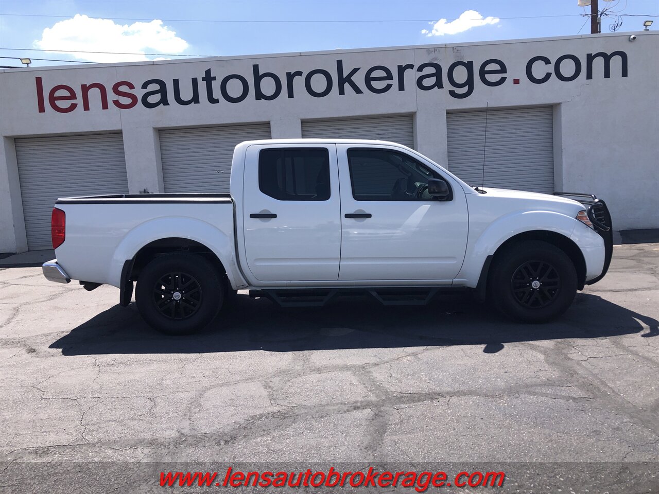 2016 Nissan Frontier SV  *Double Cab, v6 Four Wheel Drive! - Photo 1 - Tucson, AZ 85705
