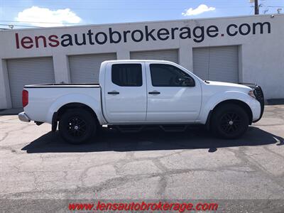 2016 Nissan Frontier SV  *Double Cab, v6 Four Wheel Drive! Truck