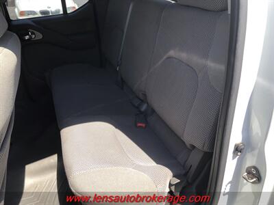 2016 Nissan Frontier SV  *Double Cab, v6 Four Wheel Drive! - Photo 18 - Tucson, AZ 85705
