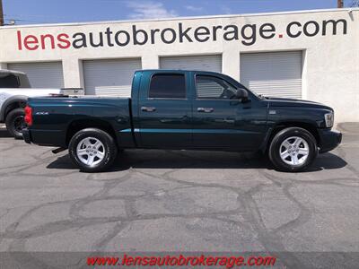 2011 RAM Dakota Big Horn  *Crew Cab, 4x4, v8 Powered! Truck
