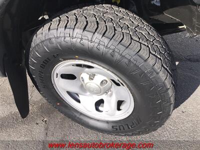 2002 Toyota Tacoma  *Rust Free All Original 4x4 Tacoma w/Manual Trans!!!! - Photo 23 - Tucson, AZ 85705