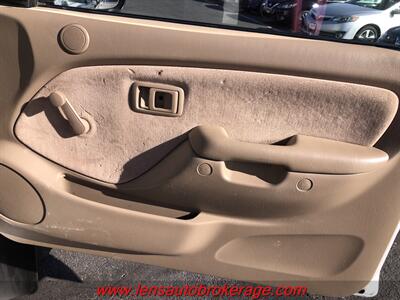 2002 Toyota Tacoma  *Rust Free All Original 4x4 Tacoma w/Manual Trans!!!! - Photo 16 - Tucson, AZ 85705