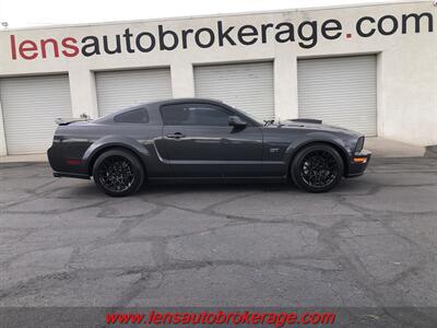 2007 Ford Mustang GT Premium  *Fun 5 Speed GT! Coupe