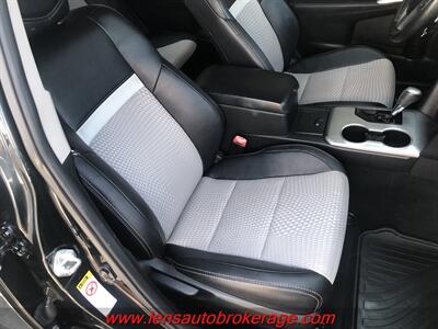 2013 Toyota Camry SE  Super Clean Sedan! - Photo 22 - Tucson, AZ 85705