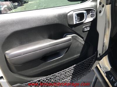 2020 Jeep Gladiator Sport S  *Bad A$$ Lifted On 37's! - Photo 9 - Tucson, AZ 85705