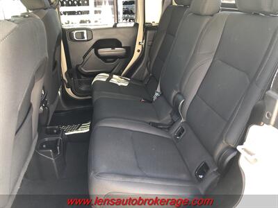 2020 Jeep Gladiator Sport S  *Bad A$$ Lifted On 37's! - Photo 16 - Tucson, AZ 85705
