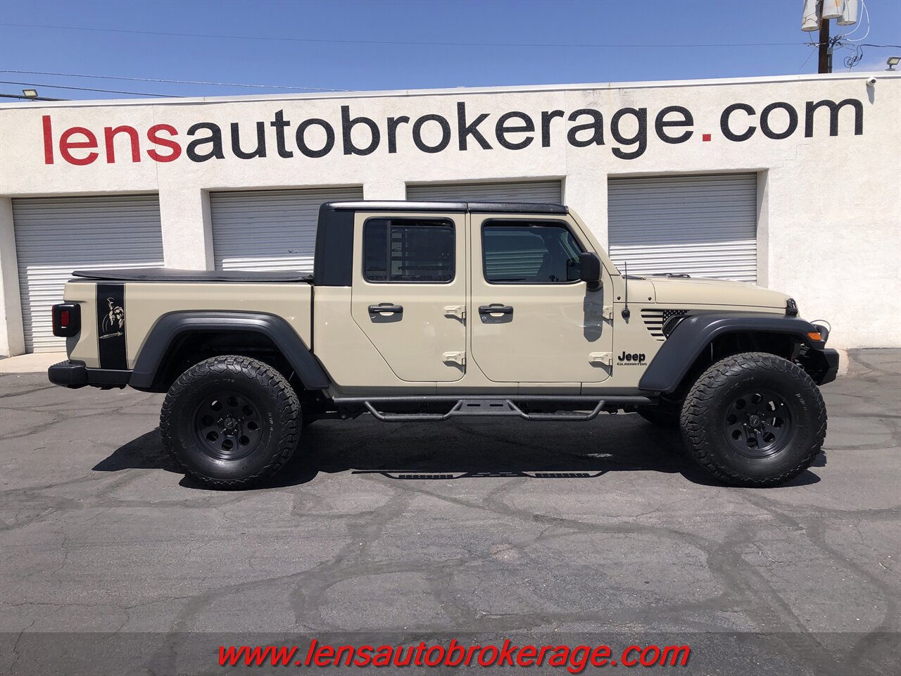 2020 Jeep Gladiator Sport S  *Bad A$$ Lifted On 37's! - Photo 1 - Tucson, AZ 85705