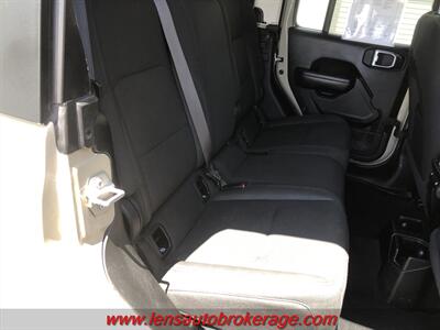2020 Jeep Gladiator Sport S  *Bad A$$ Lifted On 37's! - Photo 18 - Tucson, AZ 85705