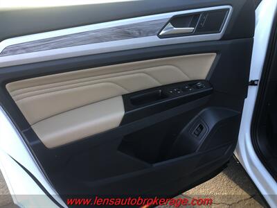 2021 Volkswagen Atlas Cross Sport SE  *Carfax 1 Owner! - Photo 9 - Tucson, AZ 85705