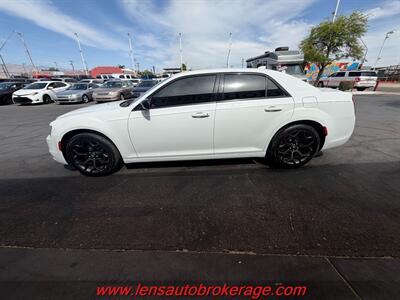 2019 Chrysler 300 Series Touring   - Photo 5 - Tucson, AZ 85705