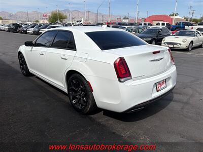 2019 Chrysler 300 Series Touring   - Photo 6 - Tucson, AZ 85705