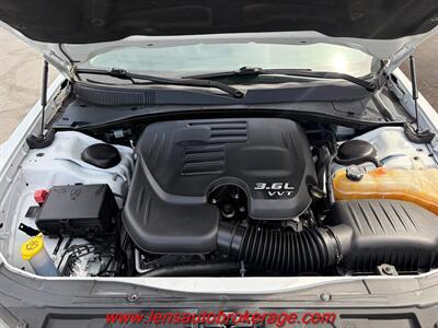 2019 Chrysler 300 Series Touring   - Photo 17 - Tucson, AZ 85705