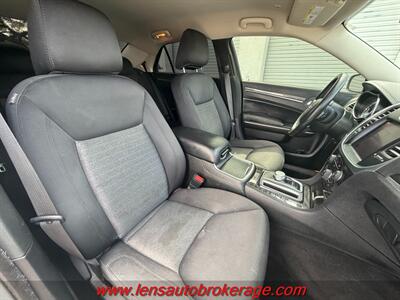 2019 Chrysler 300 Series Touring   - Photo 16 - Tucson, AZ 85705