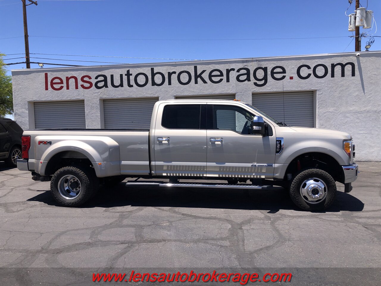 2017 Ford F-350 Lariat  *SuperCrew 4x4 Diesel Dually! *FRESH IN! - Photo 1 - Tucson, AZ 85705