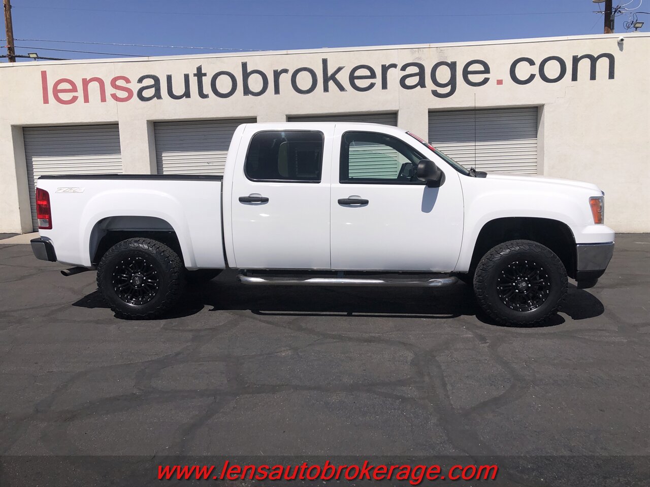 2011 GMC Sierra 1500 SLE  *Nice Crew Cab 4x4! - Photo 1 - Tucson, AZ 85705