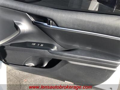 2019 Toyota Camry SE  *Super Sporty SE! - Photo 21 - Tucson, AZ 85705